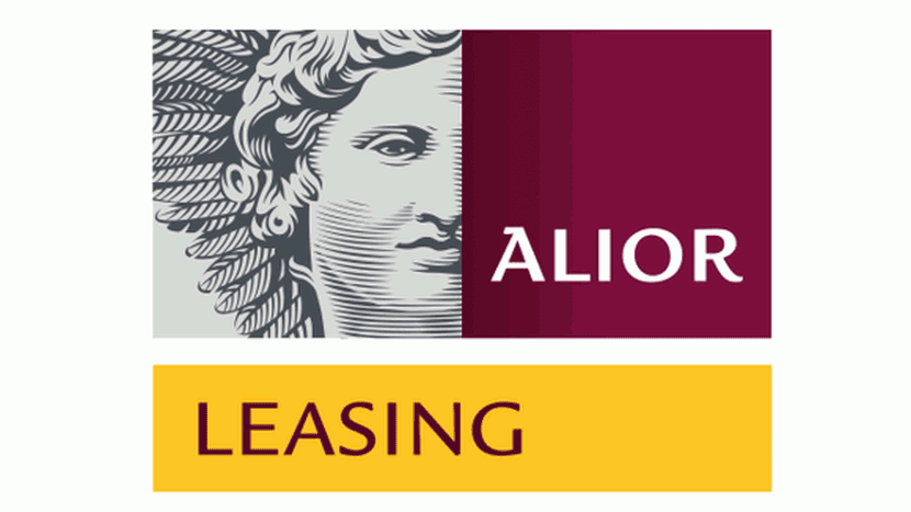 Logo Alior Leasing. Składa się z dwóch części: górnej, zawierającej wizerunek głowy anioła w stylu klasycznym (lewa strona na jasnym tle) oraz bordowego prostokąta z białym napisem "ALIOR" (prawa strona). Poniżej znajduje się żółty poziomy pasek z ciemnym napisem "LEASING".